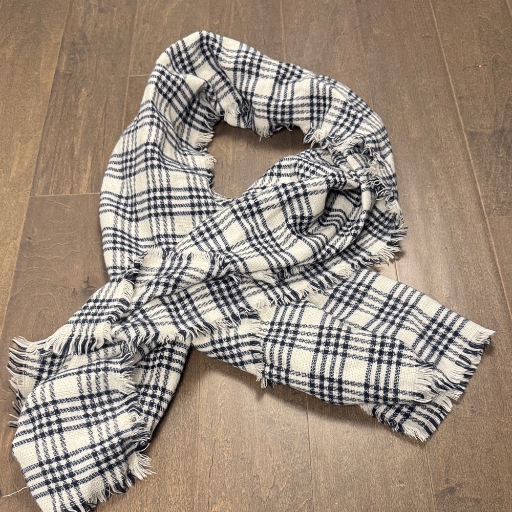 ALDO Plaid Oversized Blanket Scarf Wrap Shawl Fringe